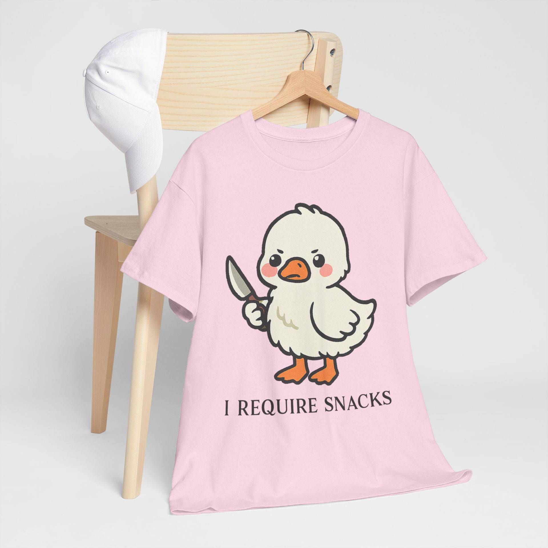 Ich Benötige Snacks Lustiges Enten-Shirt Entzückendes Gänseliebhaber-Grafik-T-Shirt Ich Benötige Snacks Lustiges Enten-Shirt Entzückendes Gänseliebhaber-Grafik-T-Shirt von JuxiCo