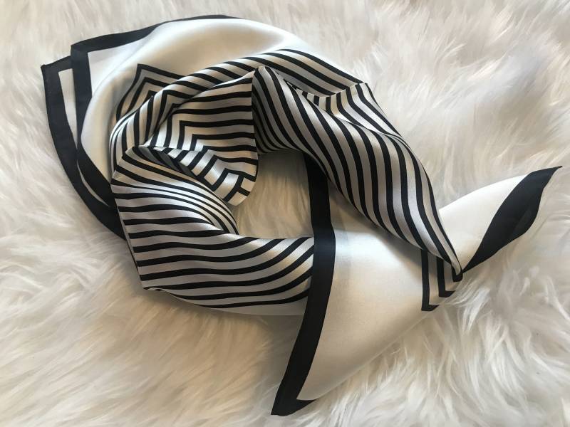 16B# 100% Silk Scarf Elegant Woman Square Neu Gift 5353cm Bag Head Turban 16B# 100% Silk Scarf Elegant Woman Square Neu Gift 5353cm Bag Head Turban von JyAccessoires