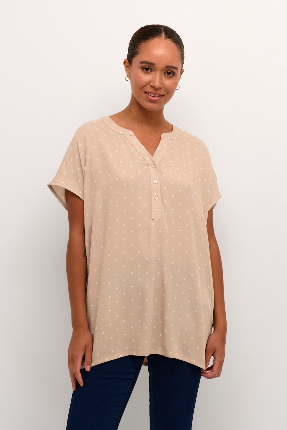 Große Größen Ärmellose Bluse Regular fit, Damen, beige, Größe: 52, Viskose, Happy Size DE Women von KAFFE Curve