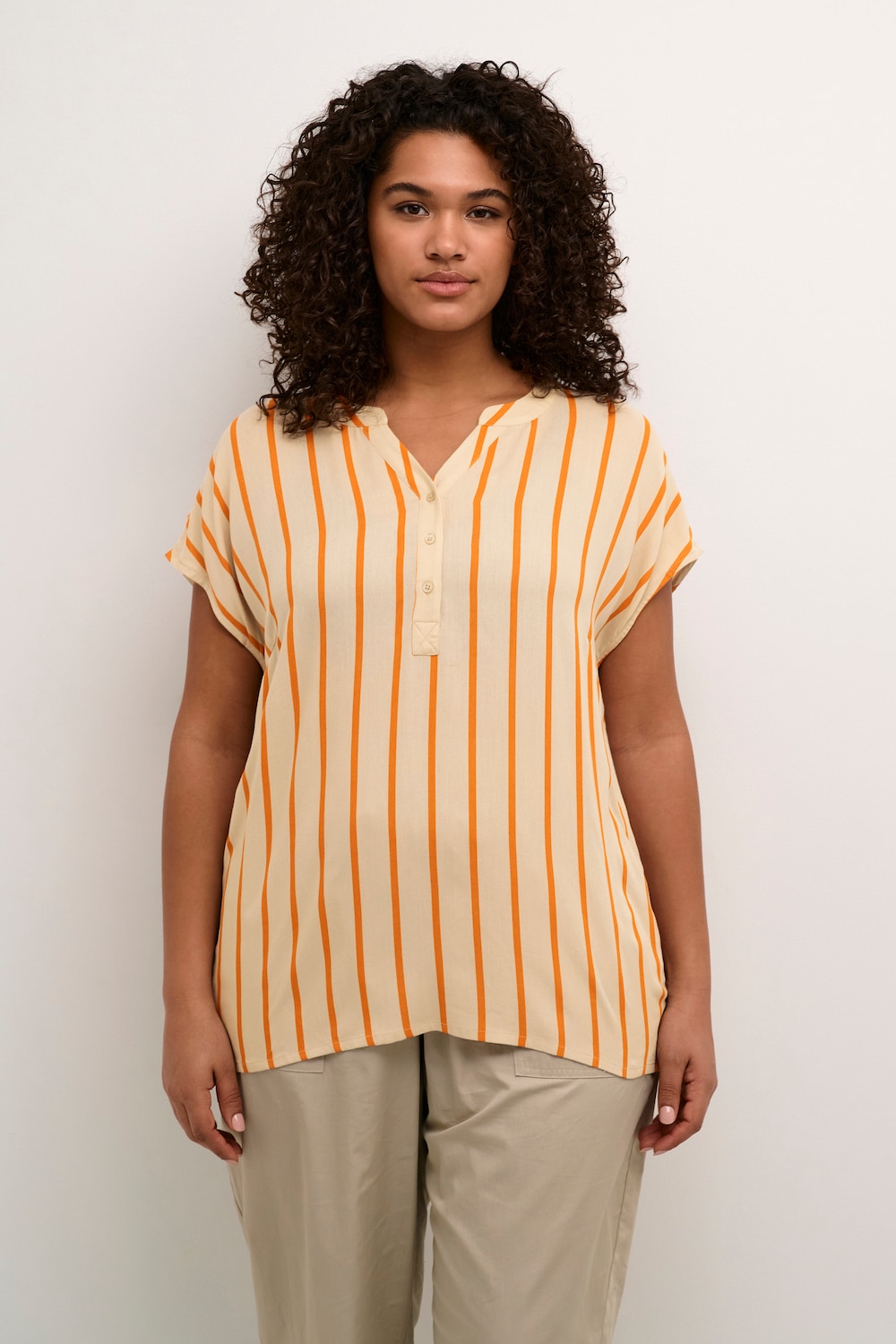 Große Größen Ärmellose Bluse Regular fit, Damen, orange, Größe: 52, Viskose, Happy Size DE Women Große Größen Ärmellose Bluse Regular fit, Damen, orange, Größe: 52, Viskose, Happy Size DE Women von KAFFE Curve