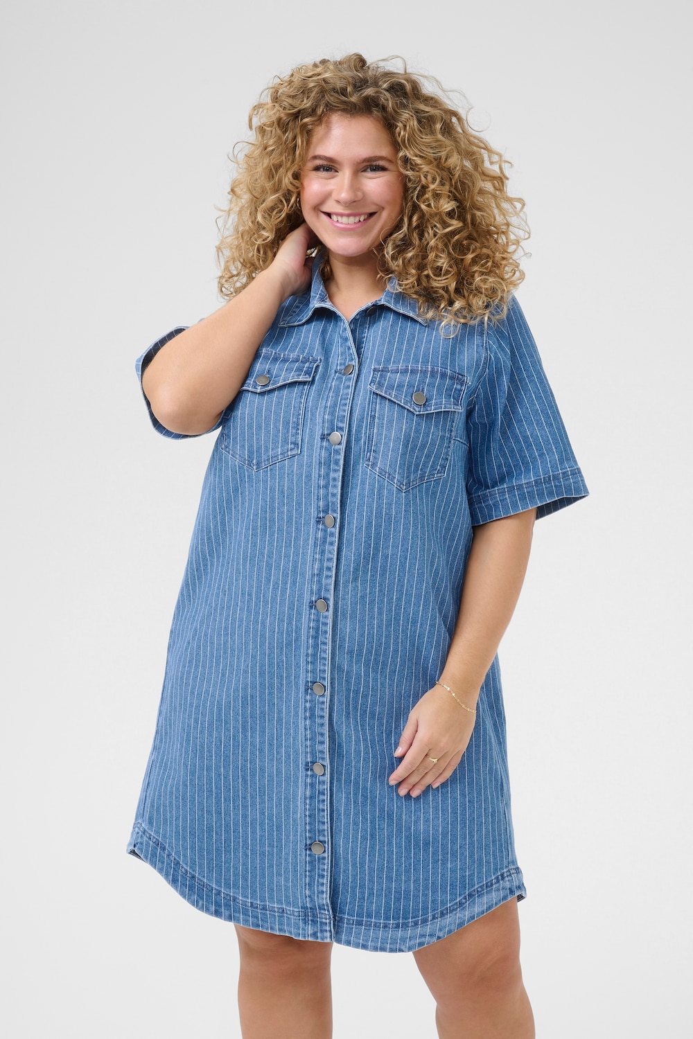 Große Größen Denimkleid Loose fit, Damen, blau, Größe: 50, Baumwolle/Polyester, Happy Size DE Women von KAFFE Curve