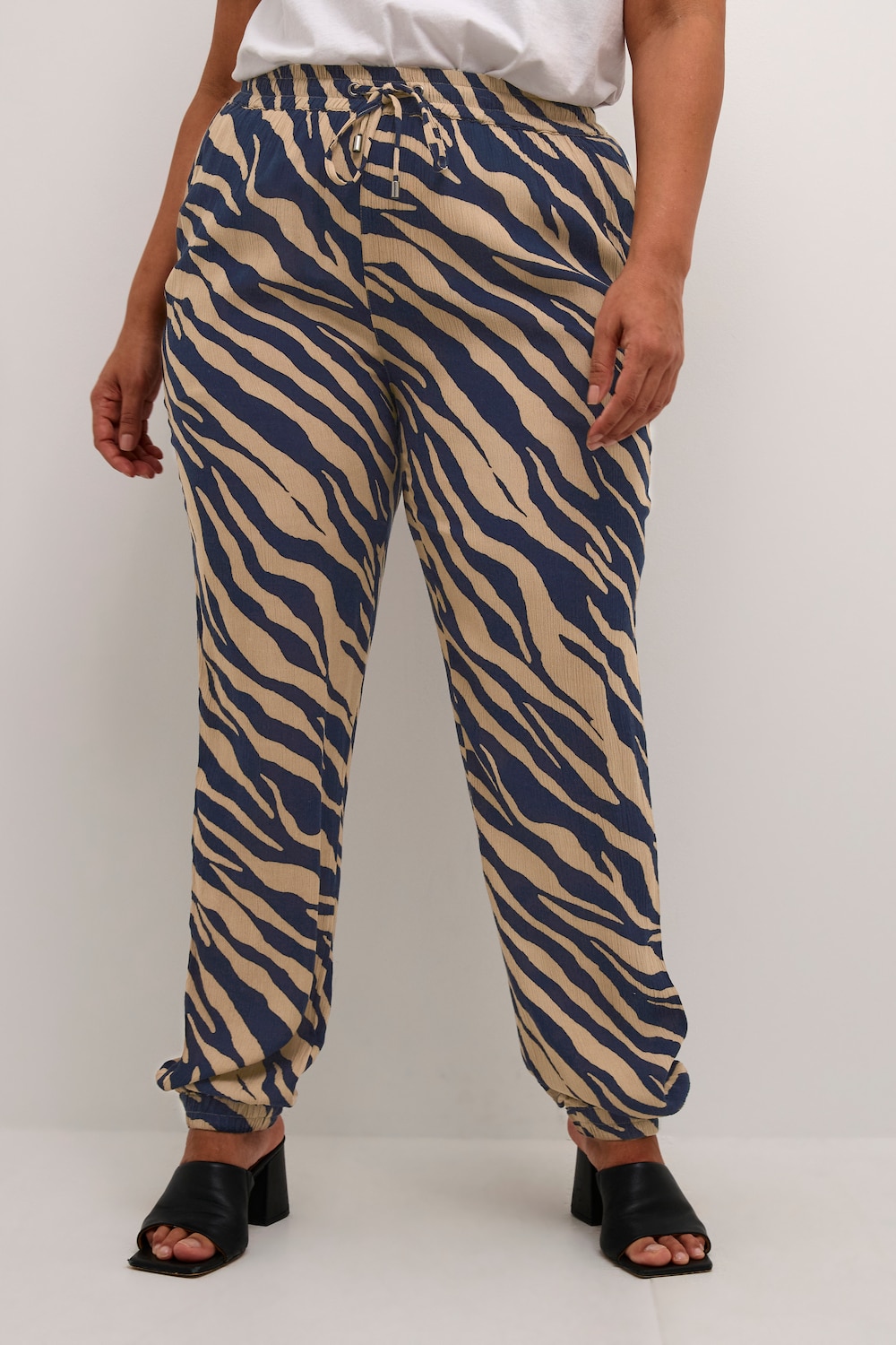 Große Größen Hose Regular fit, Damen, braun, Größe: 52, Viskose, Happy Size DE Women von KAFFE Curve