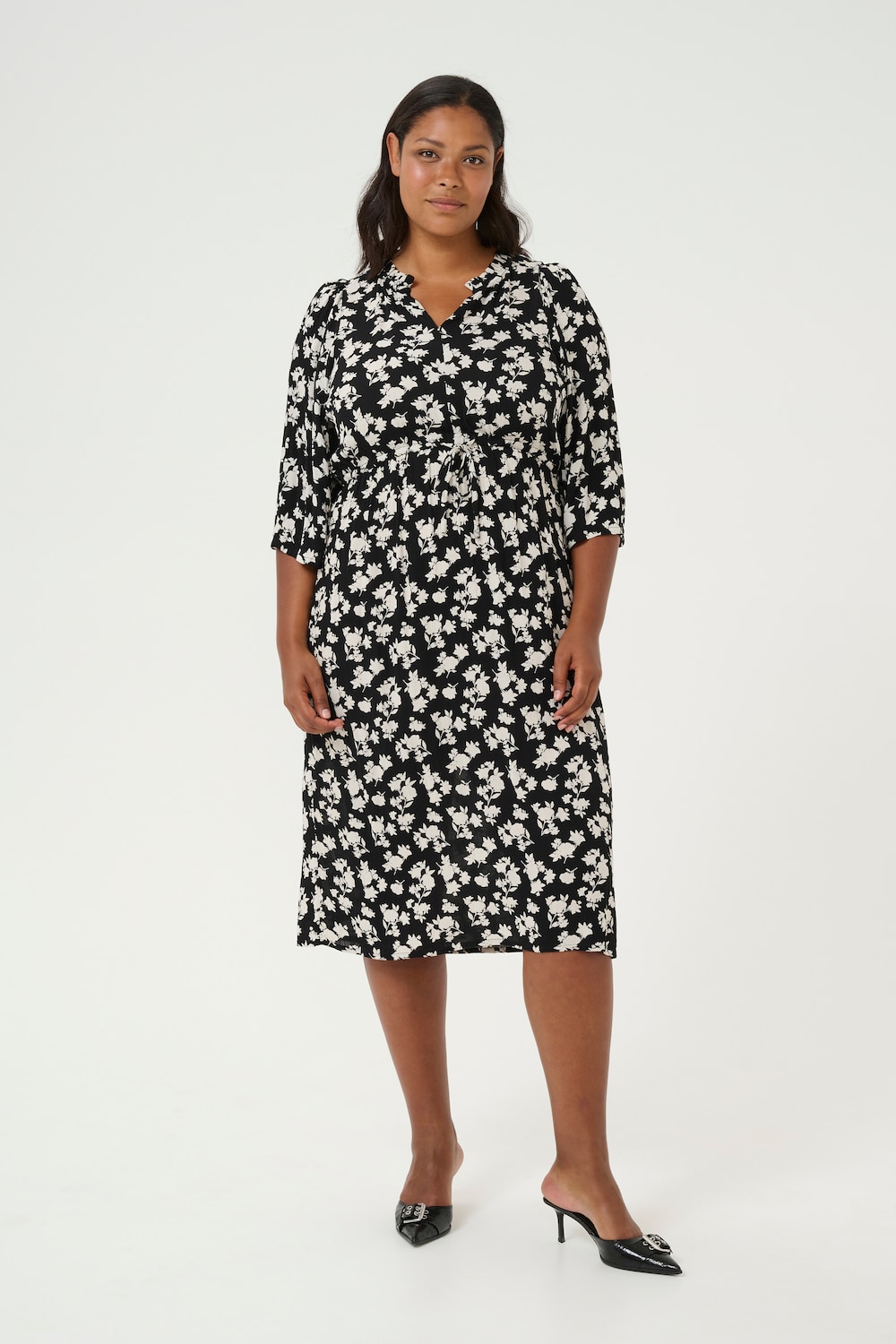 Große Größen Kleid Regular fit, Damen, beige, Größe: 52, Viskose, Happy Size DE Women von KAFFE Curve