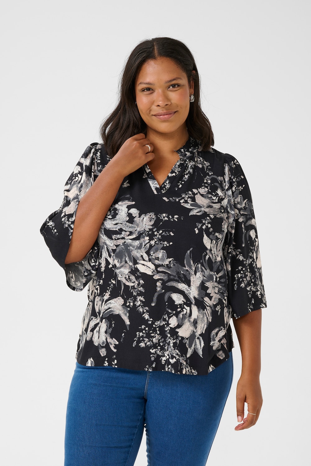 Große Größen Kurzarm-Bluse A-shape, Damen, grau, Größe: 52, Viskose, Happy Size DE Women von KAFFE Curve