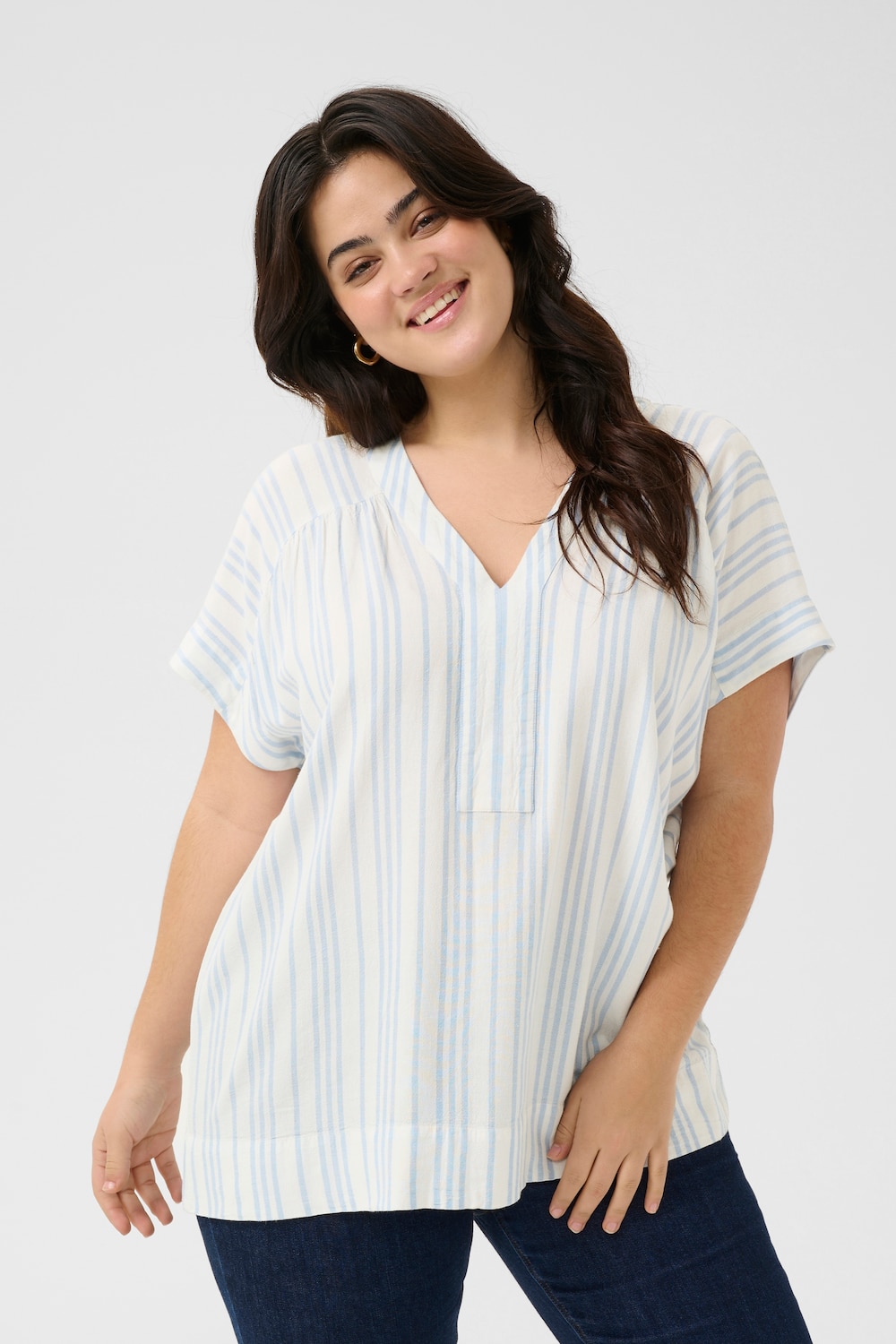 Große Größen Kurzarm-Bluse Loose fit, Damen, blau, Größe: 46, Viskose/Leinen, Happy Size DE Women Große Größen Kurzarm-Bluse Loose fit, Damen, blau, Größe: 46, Viskose/Leinen, Happy Size DE Women von KAFFE Curve