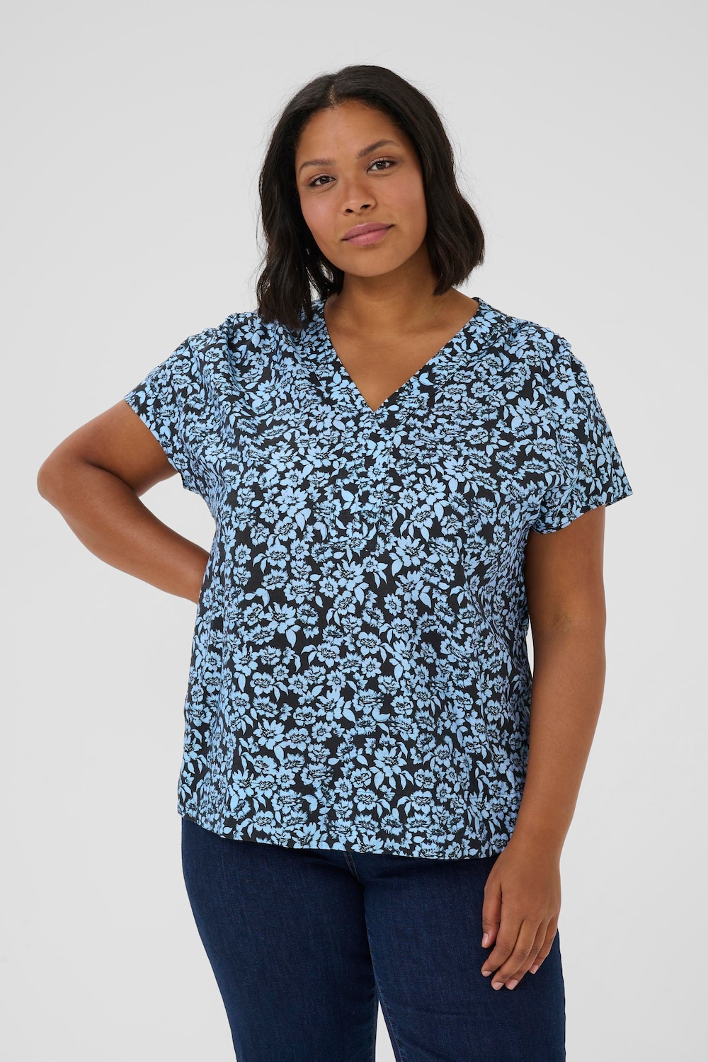 Große Größen Kurzarm-Bluse Loose fit, Damen, blau, Größe: 48, Viskose/Synthetische Fasern, Happy Size DE Women Große Größen Kurzarm-Bluse Loose fit, Damen, blau, Größe: 48, Viskose/Synthetische Fasern, Happy Size DE Women von KAFFE Curve