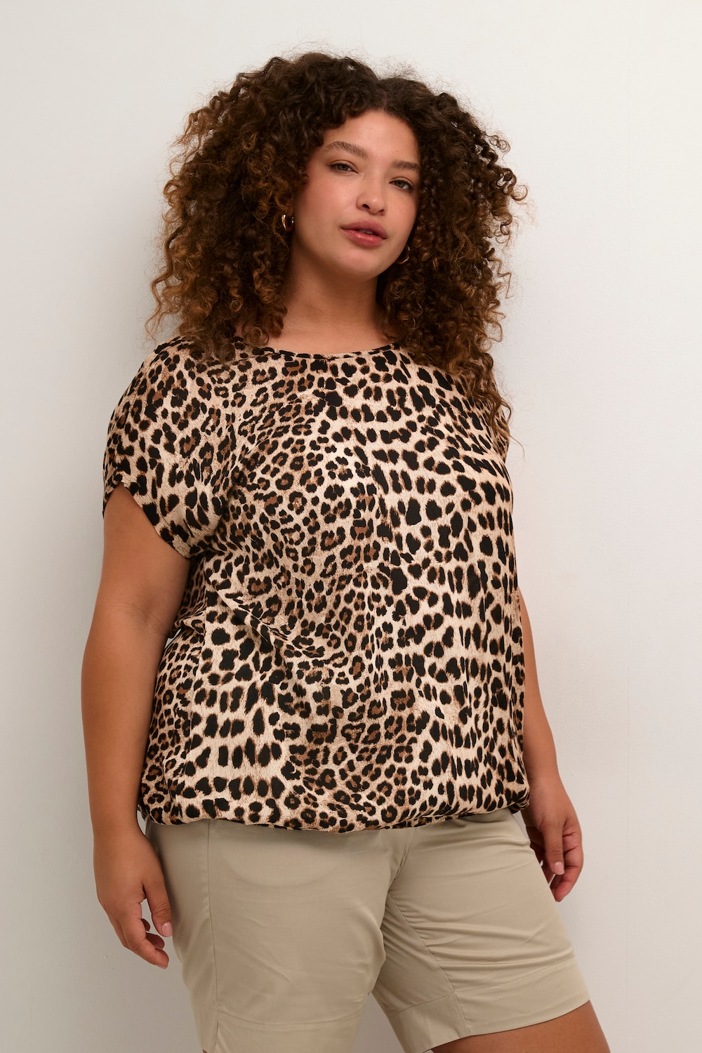 Große Größen Kurzarm-Bluse Loose fit, Damen, braun, Größe: 48, Viskose, Happy Size DE Women Große Größen Kurzarm-Bluse Loose fit, Damen, braun, Größe: 48, Viskose, Happy Size DE Women von KAFFE Curve