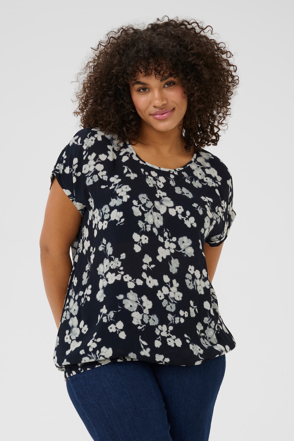 Große Größen Kurzarm-Bluse Loose fit, Damen, grau, Größe: 54, Viskose, Happy Size DE Women von KAFFE Curve