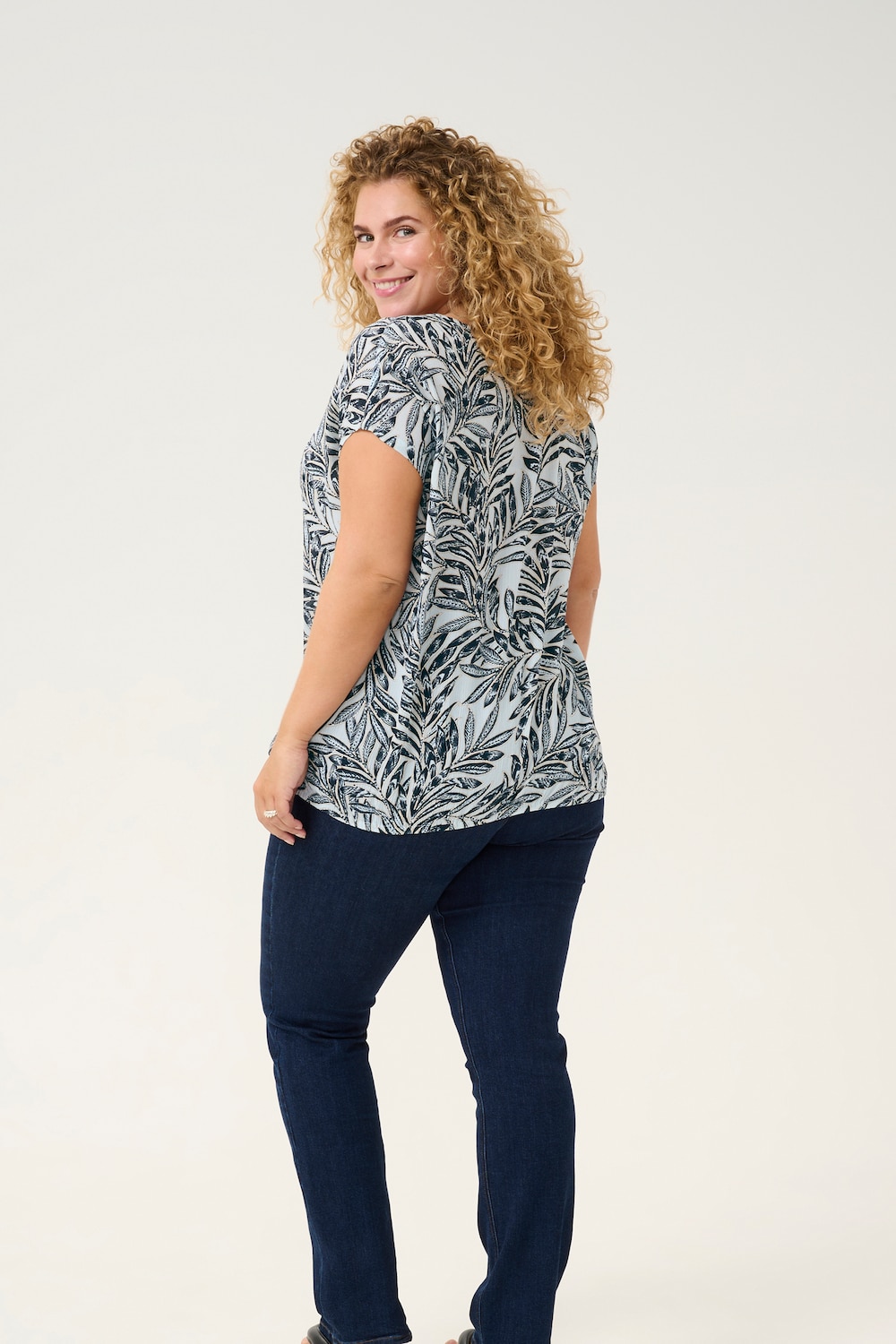 Große Größen Kurzarm-Bluse Loose fit, Damen, türkis, Größe: 52, Viskose, Happy Size DE Women von KAFFE Curve