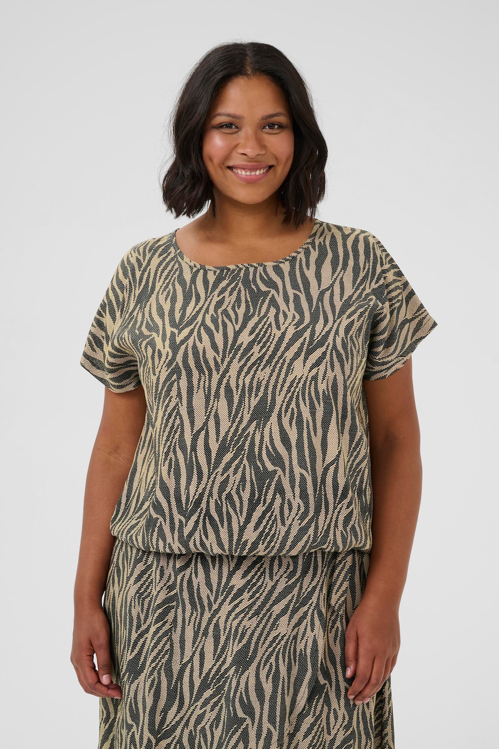 Große Größen Kurzarm-Bluse Regular fit, Damen, braun, Größe: 52, Viskose, Happy Size DE Women von KAFFE Curve