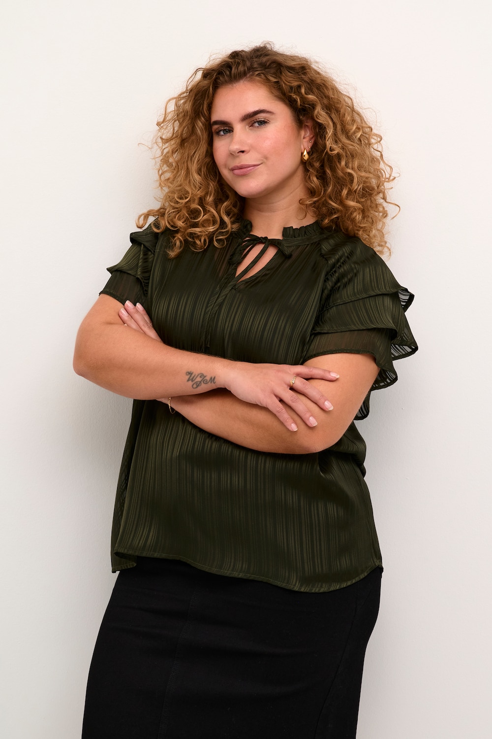 Große Größen Kurzarm-Bluse Regular fit, Damen, grün, Größe: 44, Polyester, Happy Size DE Women Große Größen Kurzarm-Bluse Regular fit, Damen, grün, Größe: 44, Polyester, Happy Size DE Women von KAFFE Curve