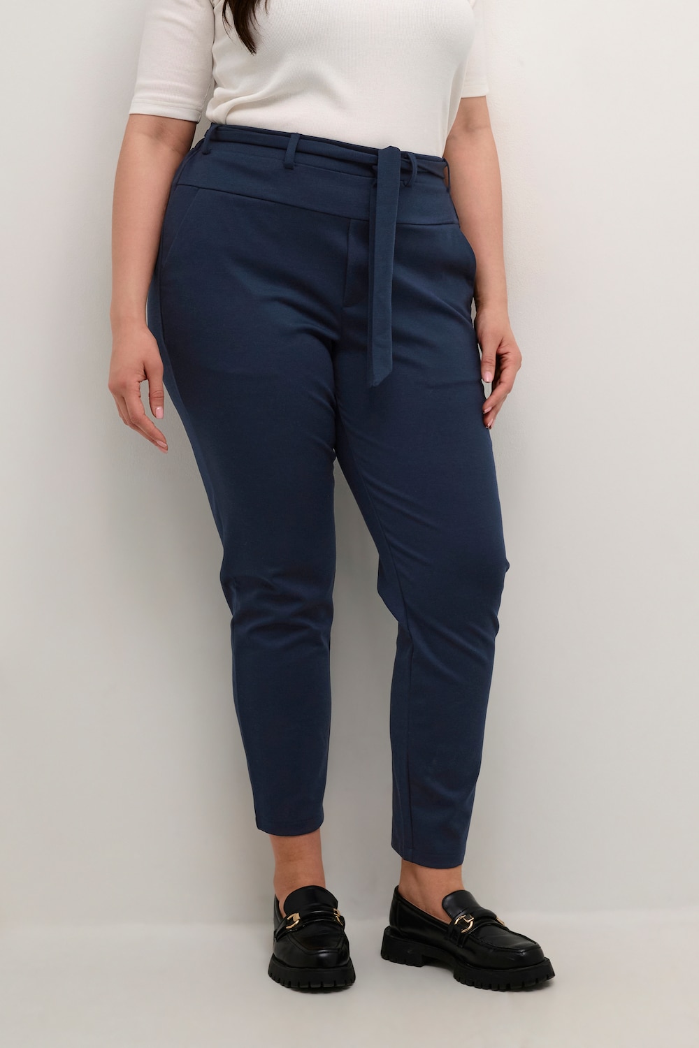Große Größen Strickhose Regular fit, Damen, grau, Größe: L, Polyester/Viskose, Happy Size DE Women von KAFFE Curve
