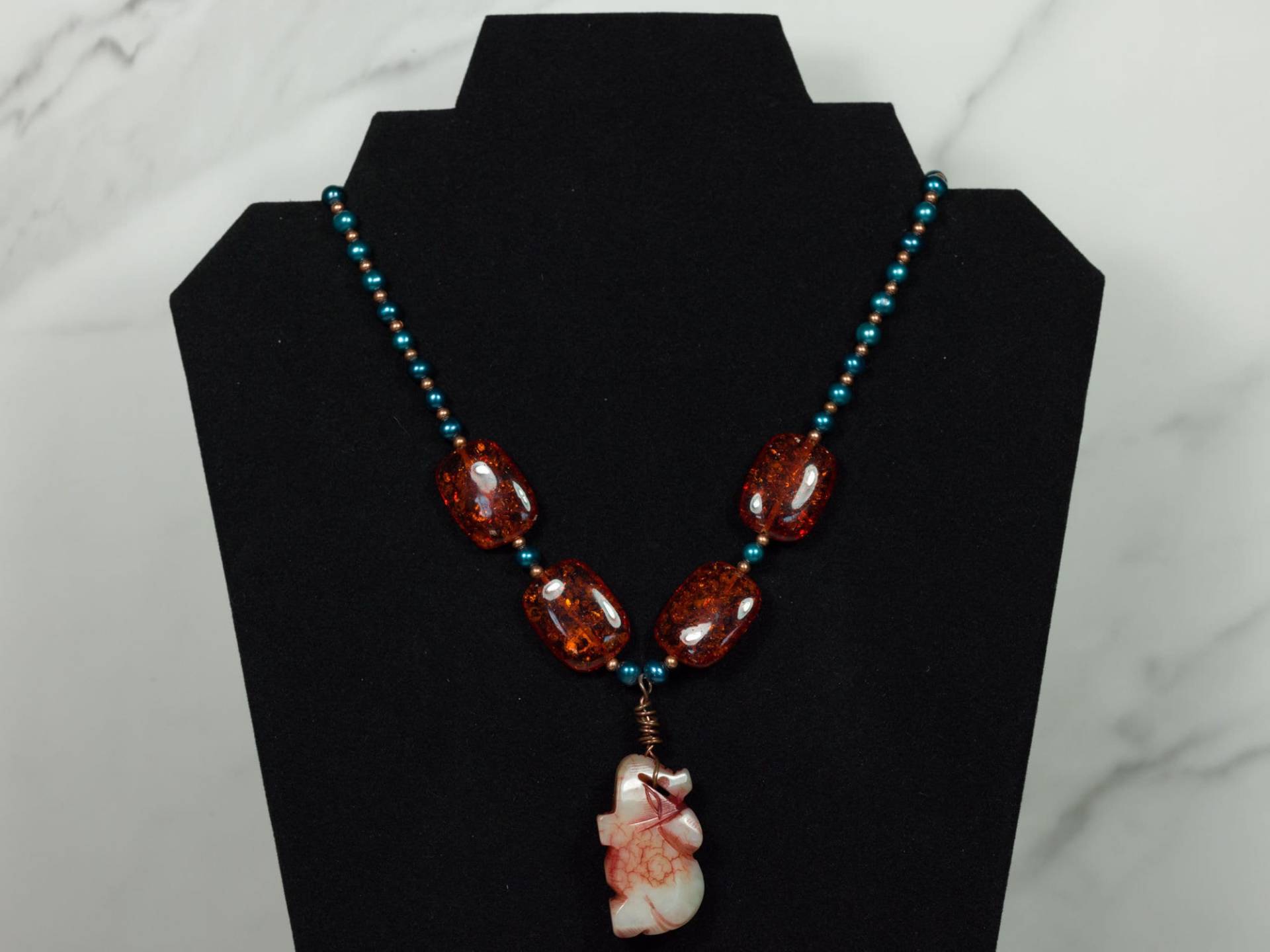 Jade Elefant Anhänger Mit Süßwasserperle Akzente | Handmade Schmuck Jade Elefant Anhänger Mit Süßwasserperle Akzente | Handmade Schmuck von KAKART