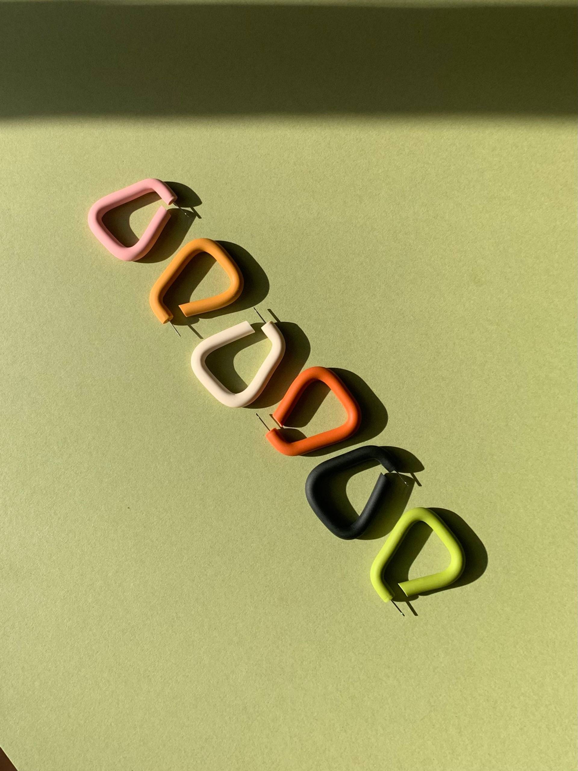 Trapez-Creolen - Statement Ohrringe | Polymer Clay Creolen Buntes Geschenk von KALEIjewellery