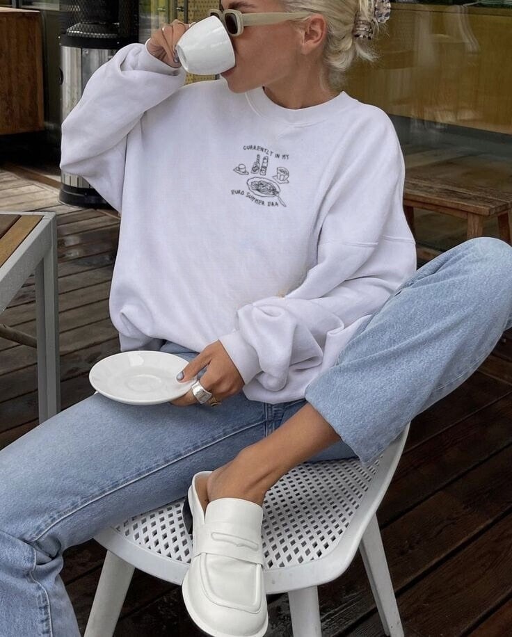 Currently in My Euro Summer Era Crewneck/Lover Pinterest Aesthetic Oversized Minimalist Pullover Best Friend Gift von KALOStudios
