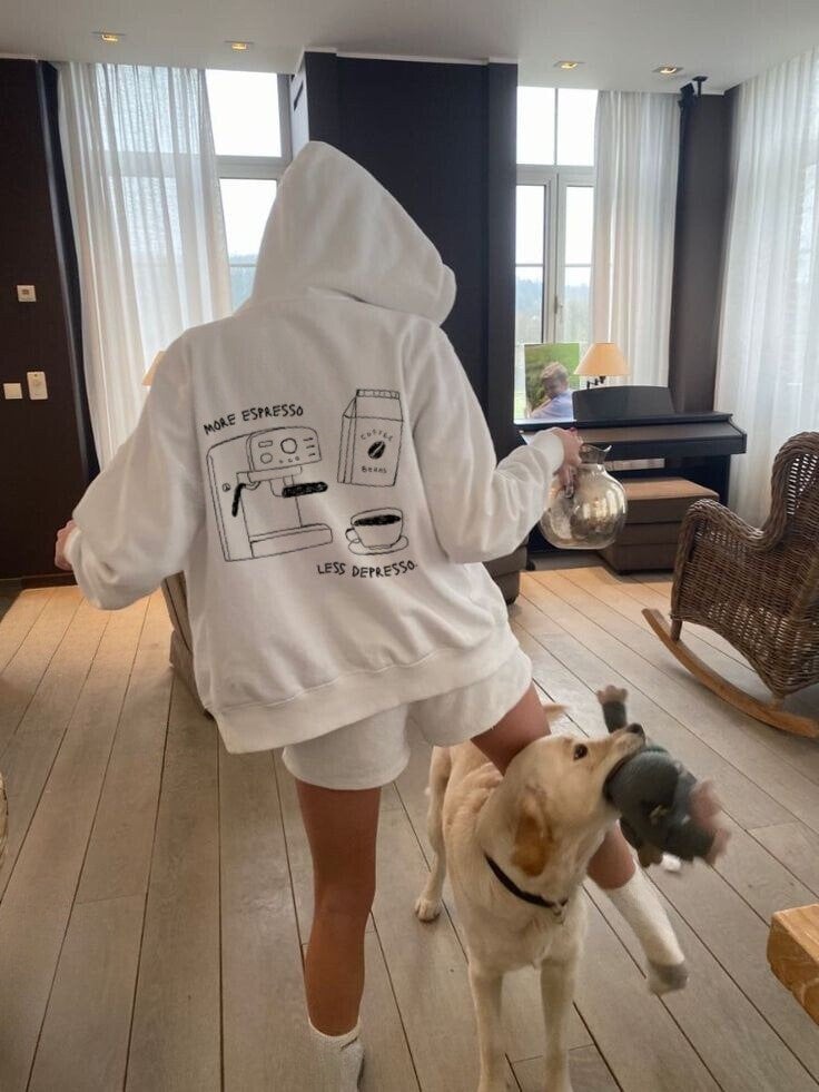 More Espresso Less Depresso Minimalistic Hoodie // Coffee Lover Pinterest Aesthetic Pullover Best Friend Gift Iced Coffe Sweater von KALOStudios