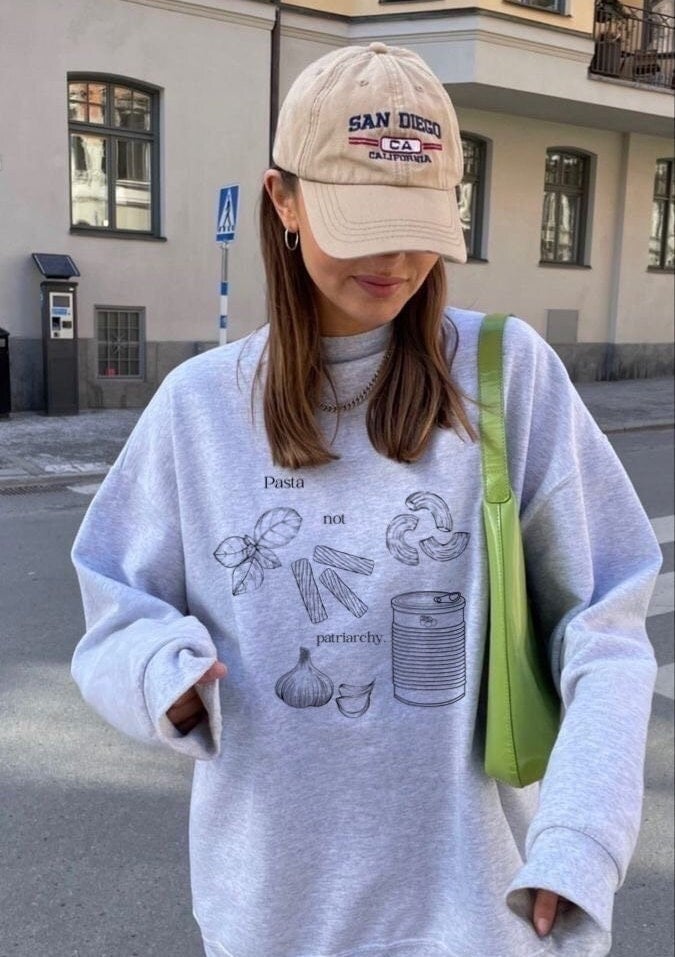 Pasta Not Patriarchy Feminist Crewneck // Smash Destroy The Pullover Minimalistic Feminism Sweatshirt Best Friend Gift von KALOStudios