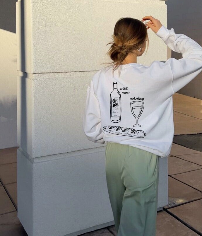 Work Wine Balance Pullover // Vino Lover Sweater Oversized Minimalist Alcohol Backprint Crewneck Pinterest Aesthetic Best Friend Gift von KALOStudios