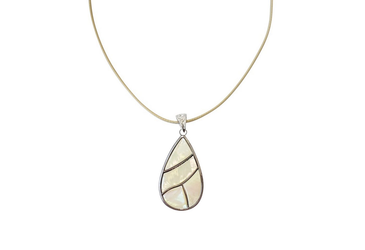 KARMA Kette mit Anhänger Halskette Damen mit Muschel Beige Perlmut 45 cm (Damenhalskette Textil Muschelkette), Muschelhalskette modern von KARMA