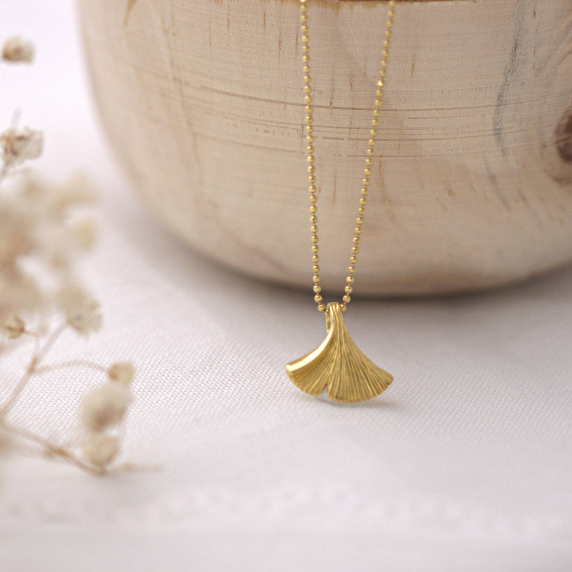 Filigrane Kette Mit Ginkgo-Blatt, Silber Oder Gold Plattiert, Symbol Für Liebe, Hoffnung Und Freundschaft von KARYSMADeutschland