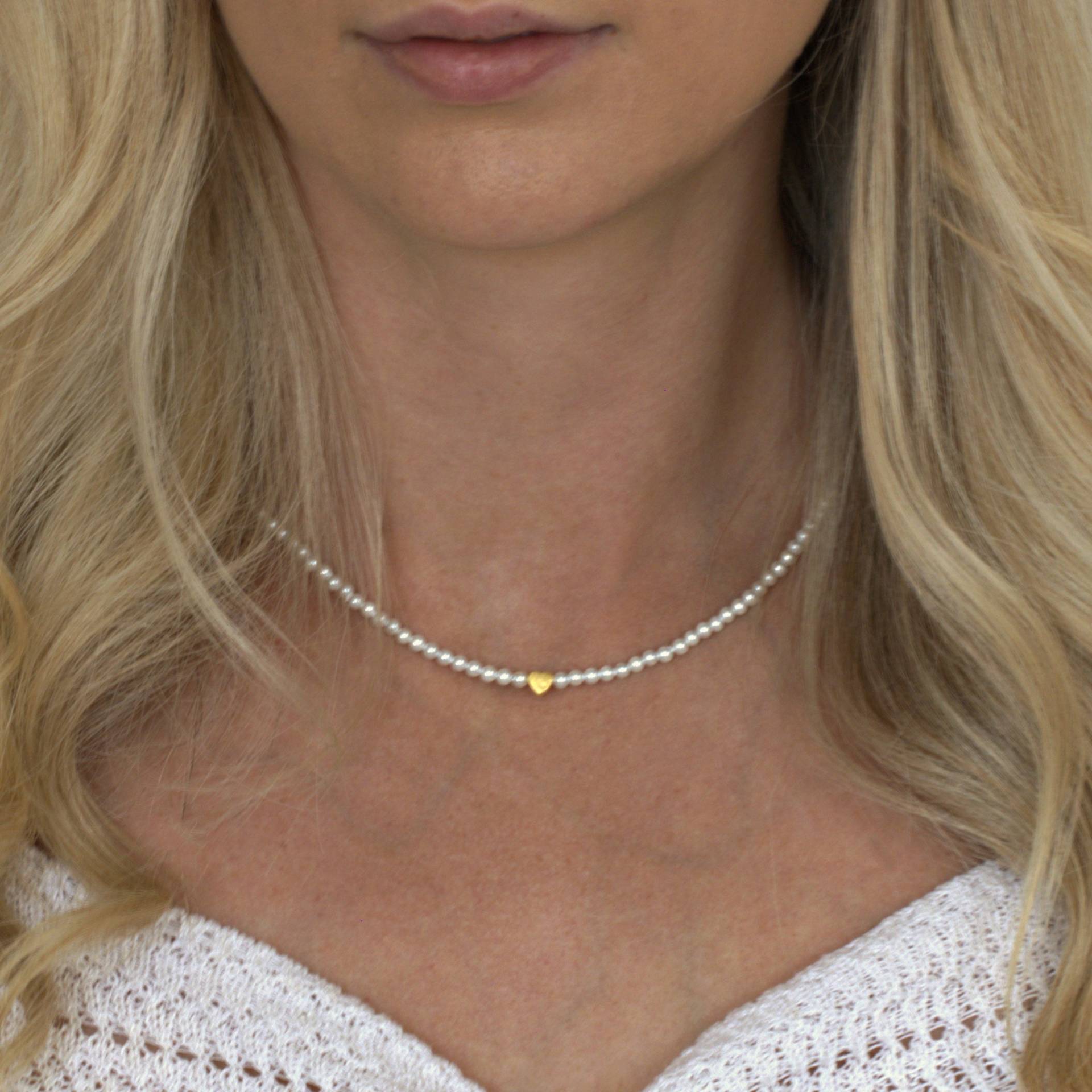 Filigrane Perlenkette Aus Echten Süßwasser-Perlen Mit Kleinem Herz, Silber Oder Vergoldet, Perlenklasse Aaa von KARYSMADeutschland