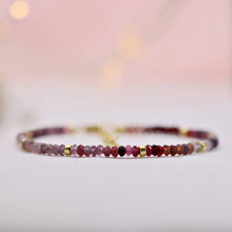 Filigranes Armband Aus Spinell, Multicolor, Verstellbar Filigranes Armband Aus Spinell, Multicolor, Verstellbar von KARYSMADeutschland
