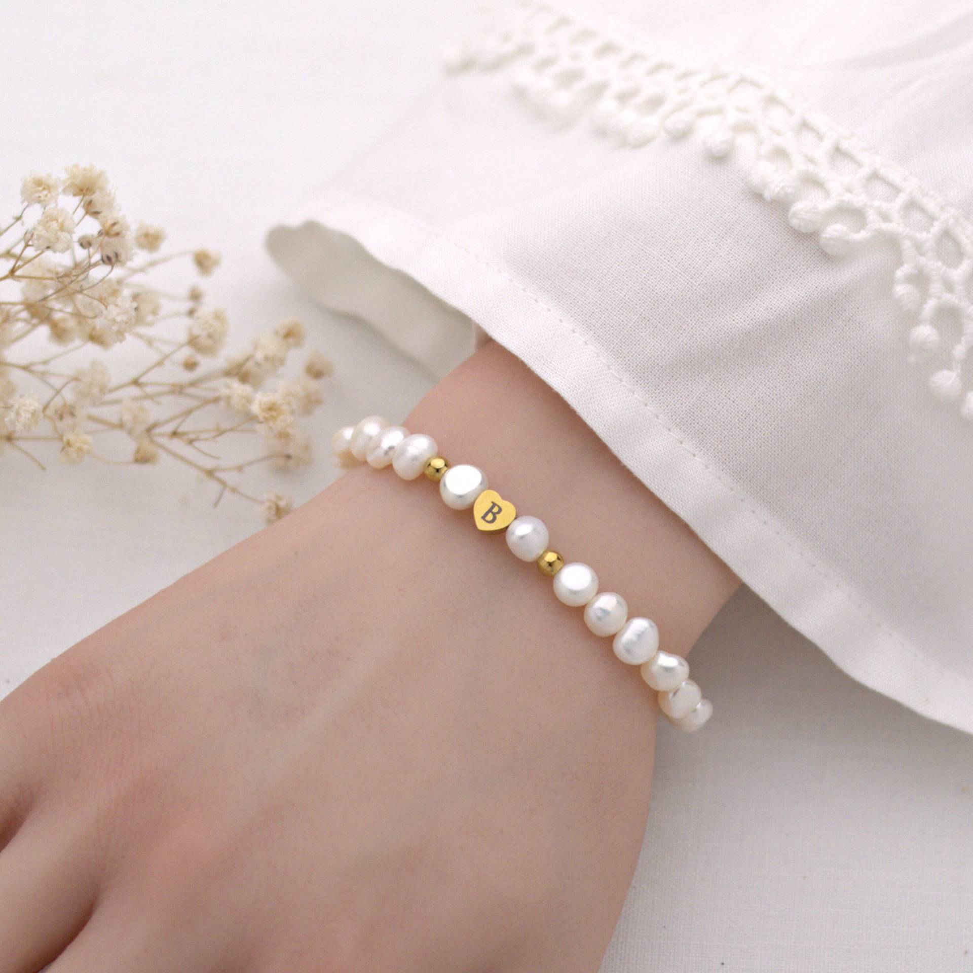 Gravurarmband Aus Echten Perlen Mit Herz/Personalisiertes Geschenk von KARYSMADeutschland