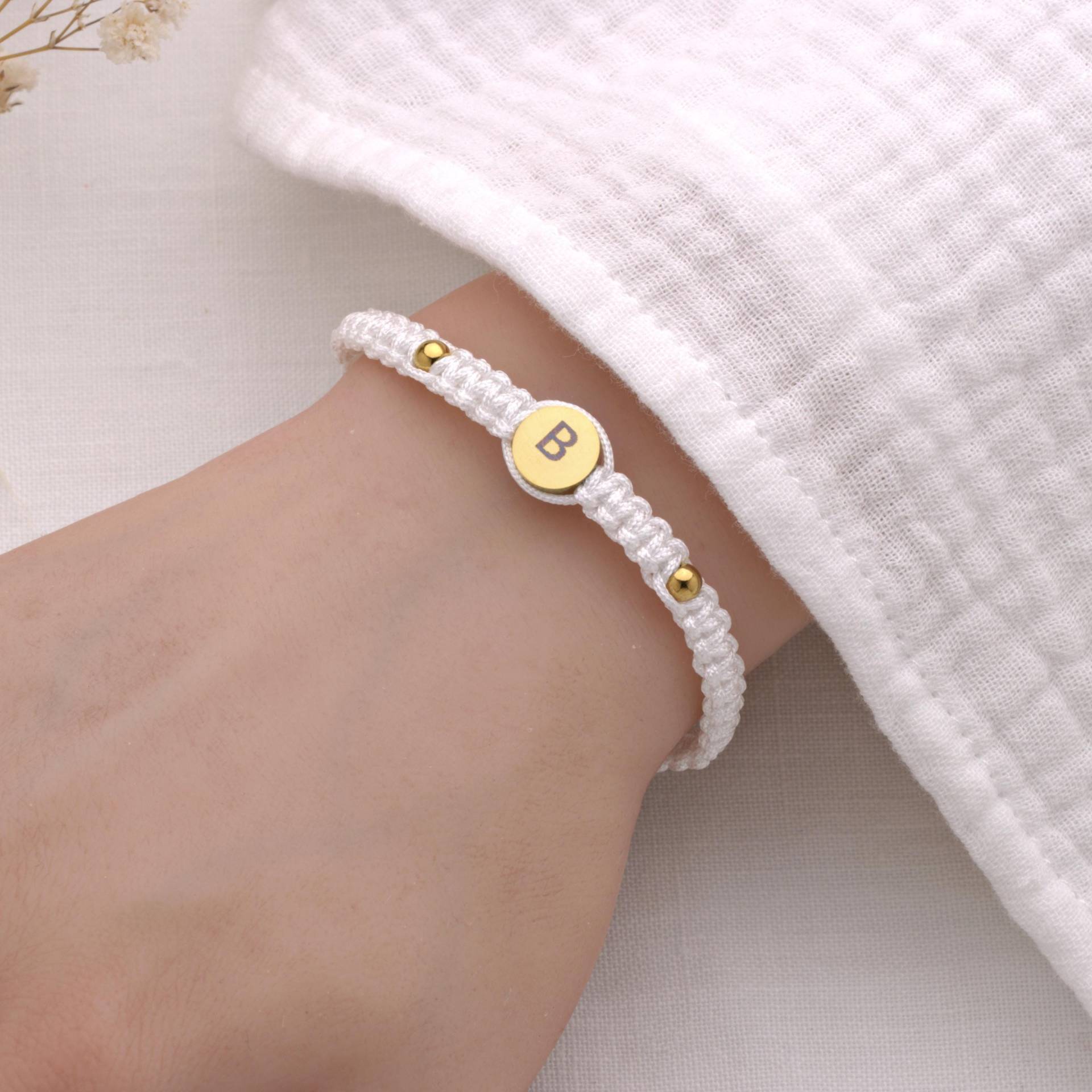 Makramee - Armband Mit Gravur, Verstellbar, Gold, Freundschaftsarmband, Schönes Geschenk Zu Weihnachten von KARYSMADeutschland