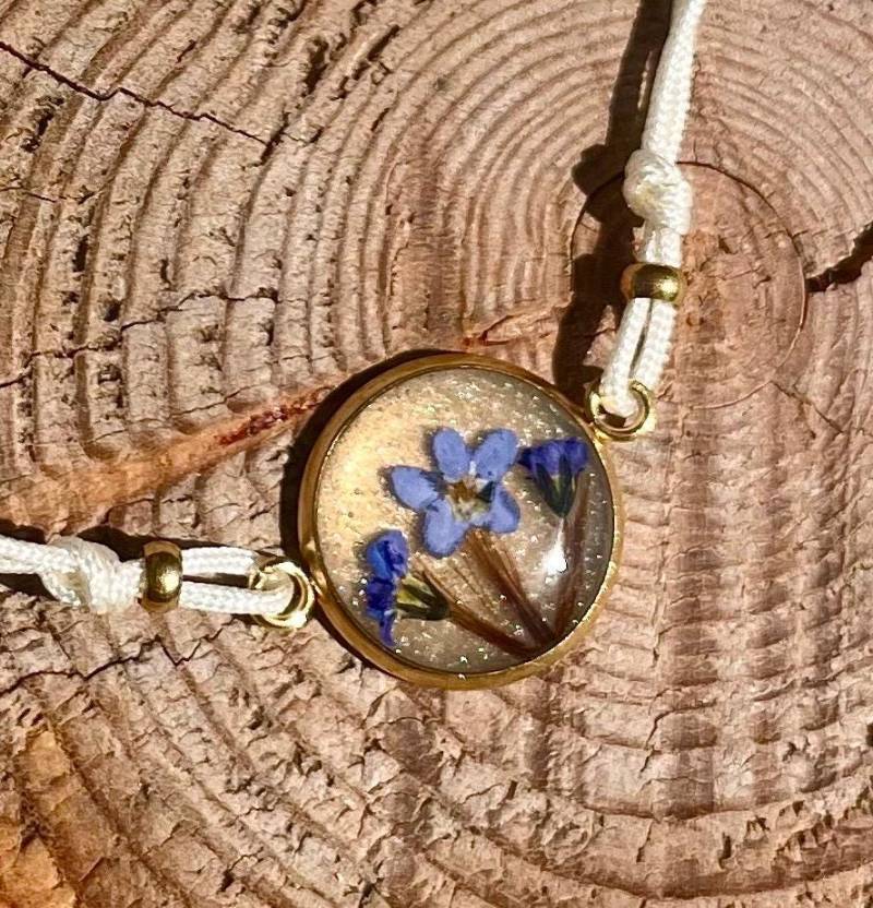 Armband, Mit Echten Blüten, Goldflocken Oder Personalisiert Als Erinnerungsschmuck Tierfell Baby Haar, Individuelles Wunscharmband Armband, Mit Echten Blüten, Goldflocken Oder Personalisiert Als Erinnerungsschmuck Tierfell Baby Haar, Individuelles Wunscharmband von KASANUmemoryinresin