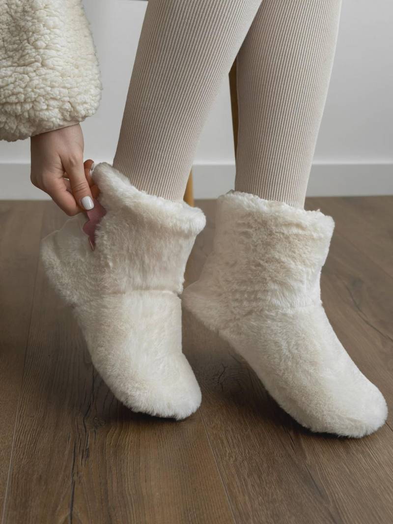 Hausschuhe.frauen Pelz-stiefel Mit Flügeln.fluffy Slipper Boots Women.soft Plüsch Winter-Hausschuhe von KASVIStore