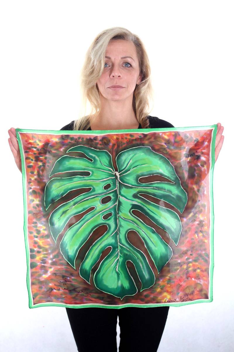 Handbemalter Seidenschal Monsterablatt Wearable Art Handbemalter Seidenschal Monsterablatt Wearable Art von KATKAartSHOP