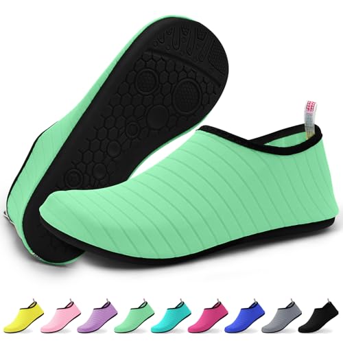 KATLKIU Wasserschuhe Unisex Schnell Trocknend Schwimmschuhe Leicht Bequem Strandschuhe für Herren Damen Rutschfeste Sohle Schwimmen Surfen Gehen, grün, 43/44 EU von KATLKIU