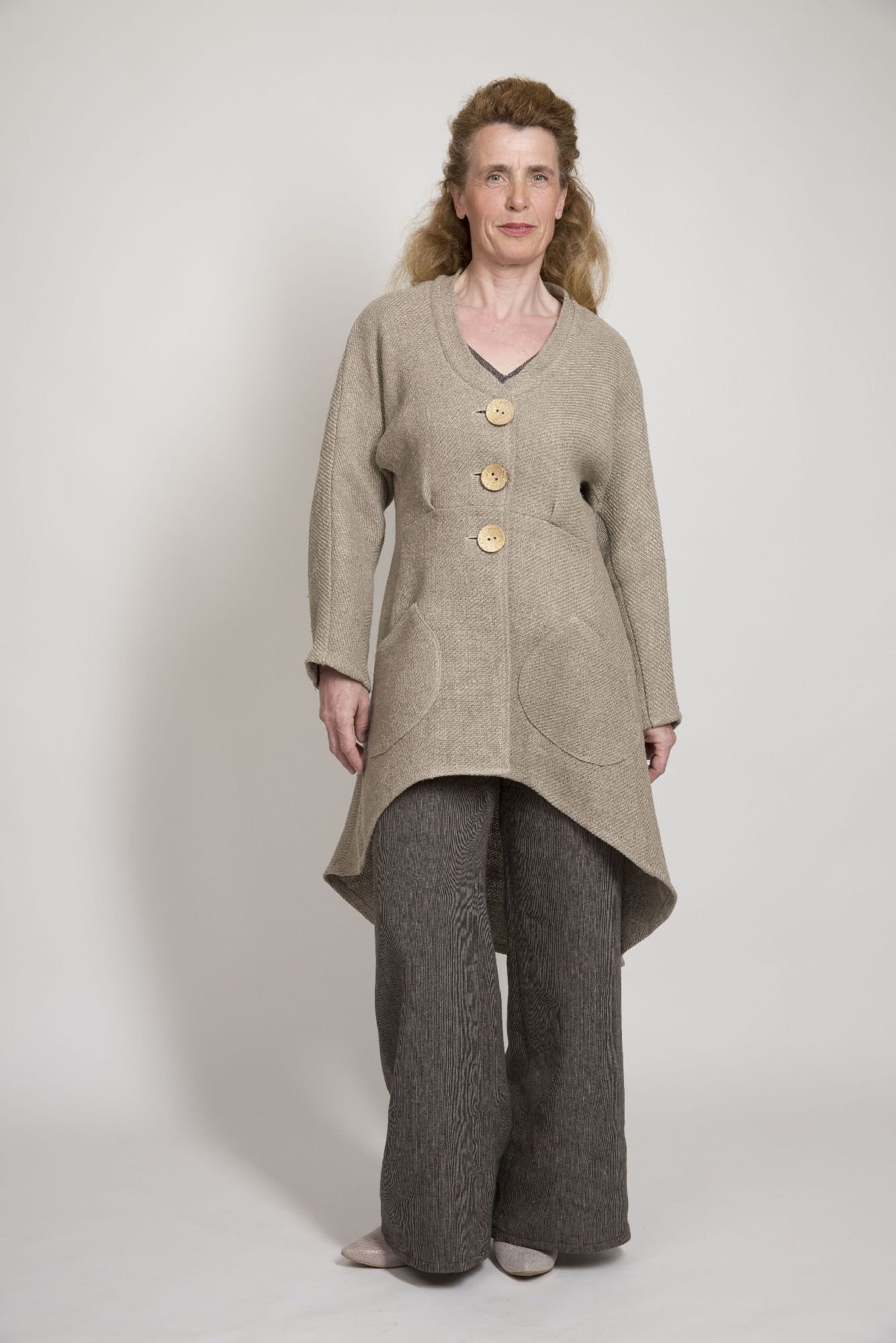 Handgewebter Leinenmantel, Lässige Eleganz, Businessmantel, Übergangsmantel von KATRINBENDICK