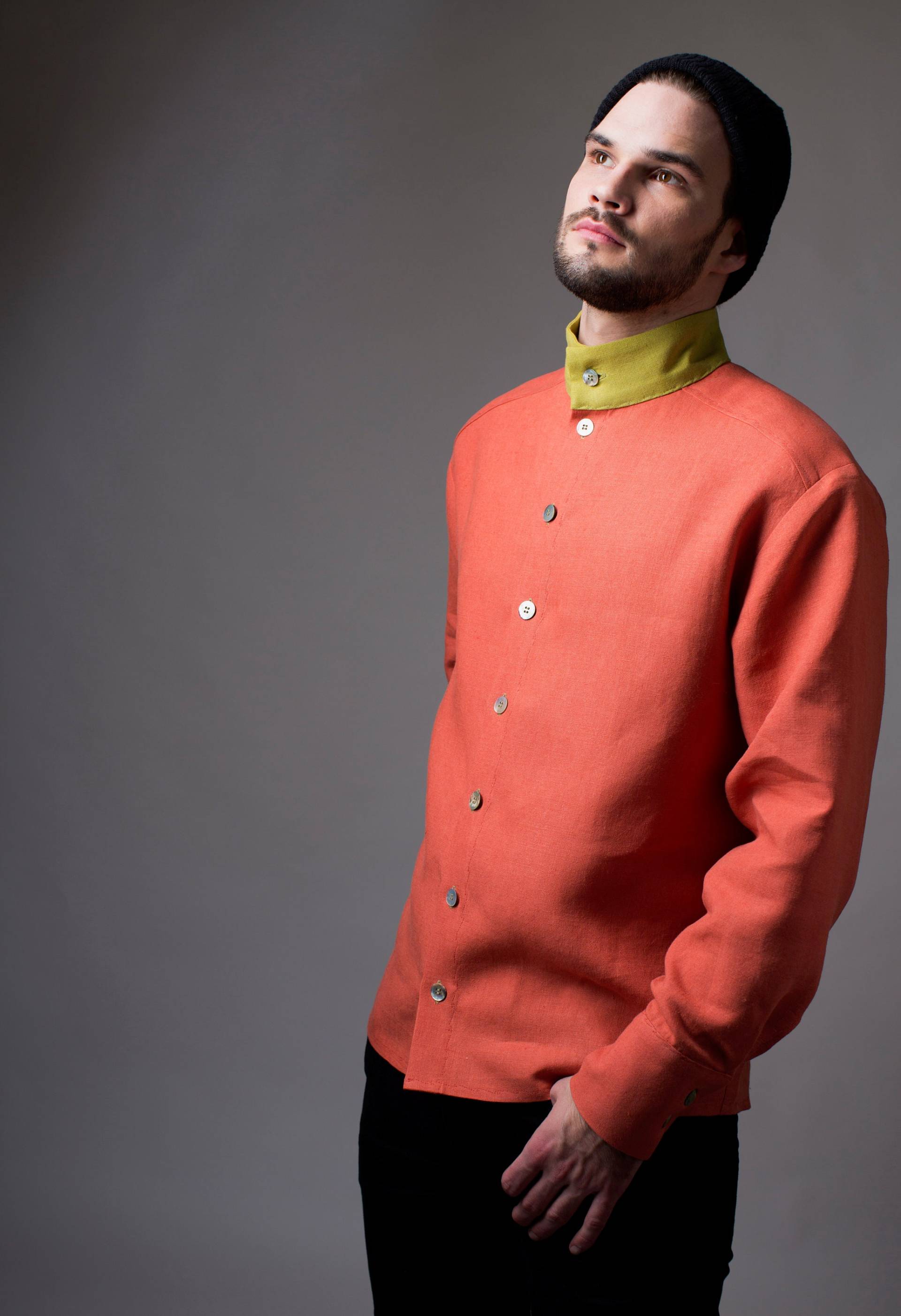 Herrenhemd Korallenrot, Leinenhemd, Freundlich Edel , Männerhemd von KATRINBENDICK