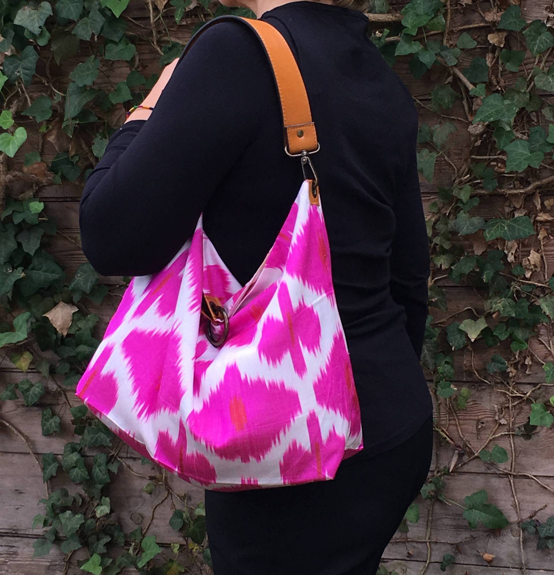 Reversible Tasche. Seiden Ikat-stoffe. Helle Farben Auf Der Einen Seite Und Glatt Hinteren 40X45X15cm, Asa Leder 4 X 45 cm, Sehr Leichte Reversible Tasche. Seiden Ikat-stoffe. Helle Farben Auf Der Einen Seite Und Glatt Hinteren 40X45X15cm, Asa Leder 4 X 45 cm, Sehr Leichte von KAUWA