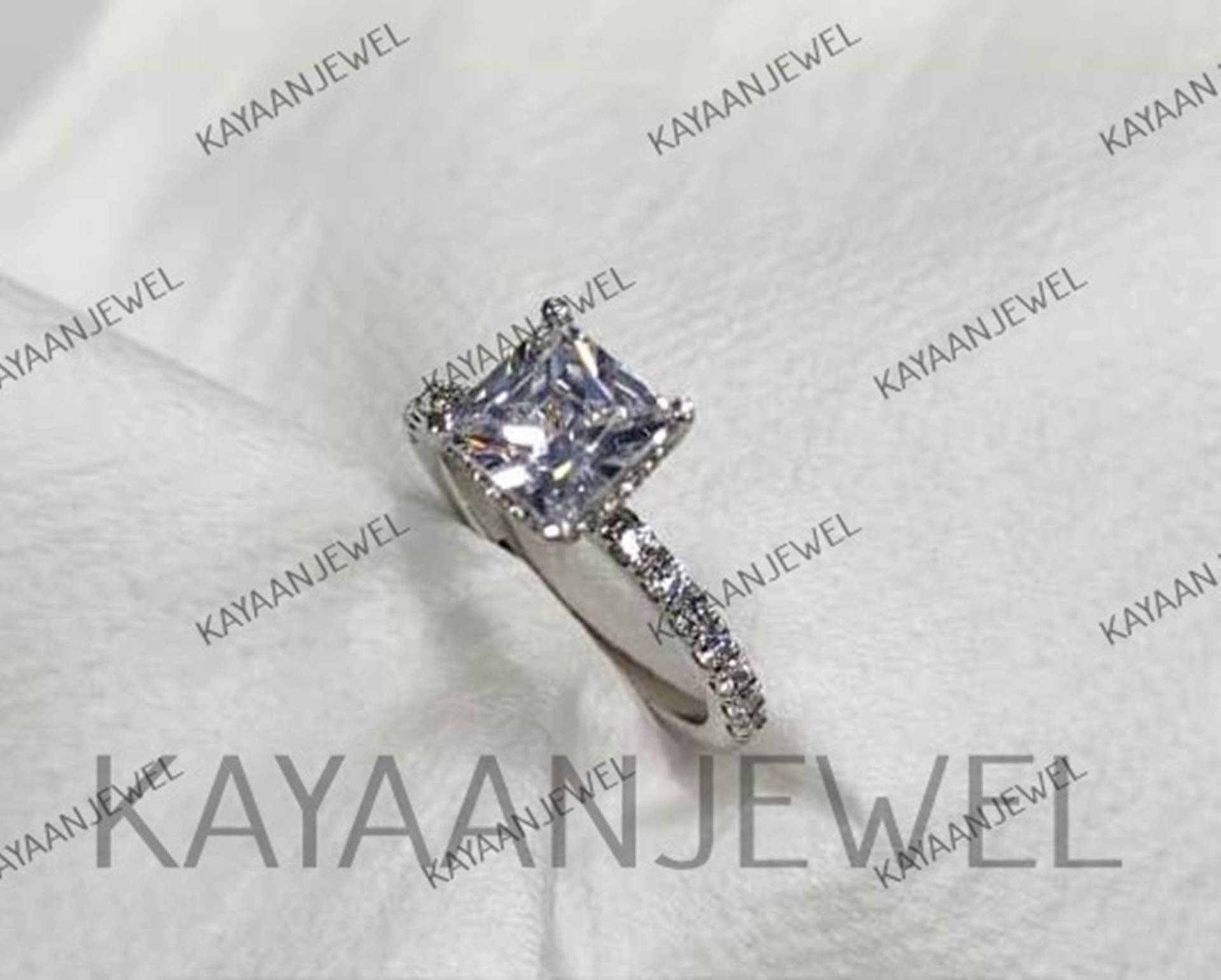 2, 40 Karat Weißer Diamant Im Princess-Schliff, Verlobungsring-Set Aus 925Er Sterlingsilber, Solitär-Akzentring, Brautring-Set, Ehering-Set von KAYAANJEWEL