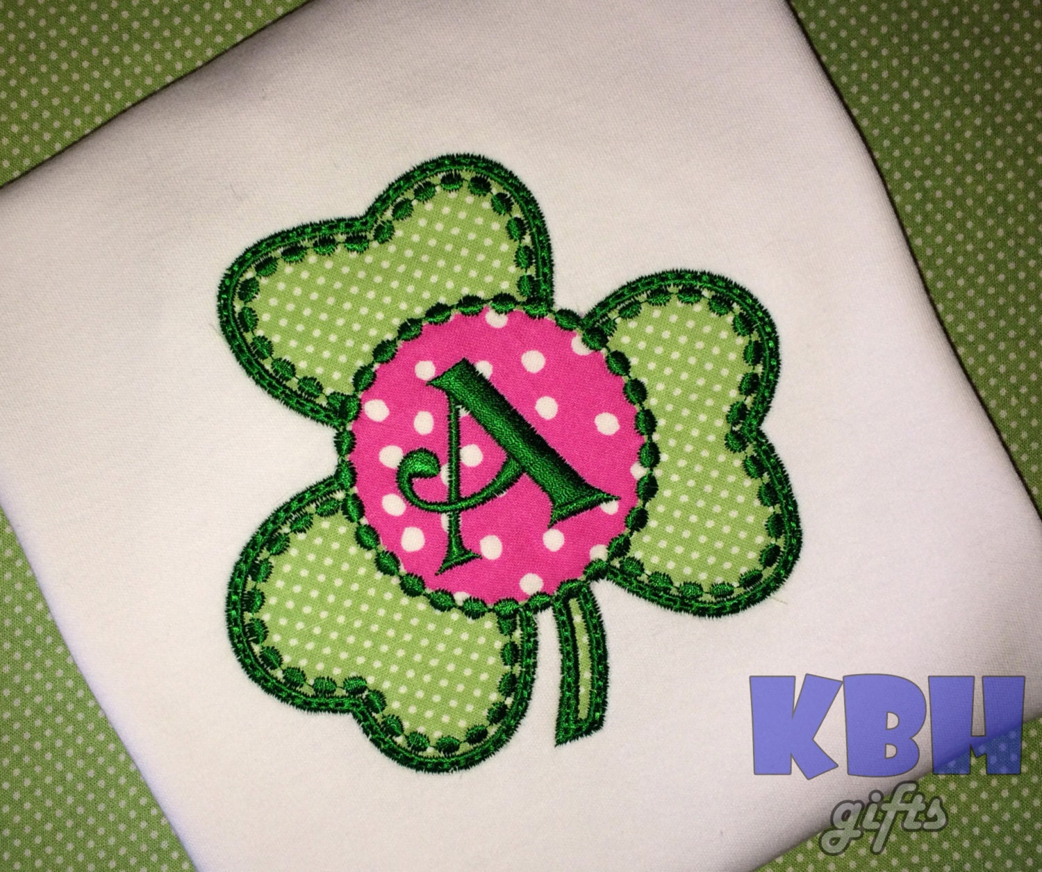 Bestickte St. Patricks Day Shirt Oder Body von KBHgifts