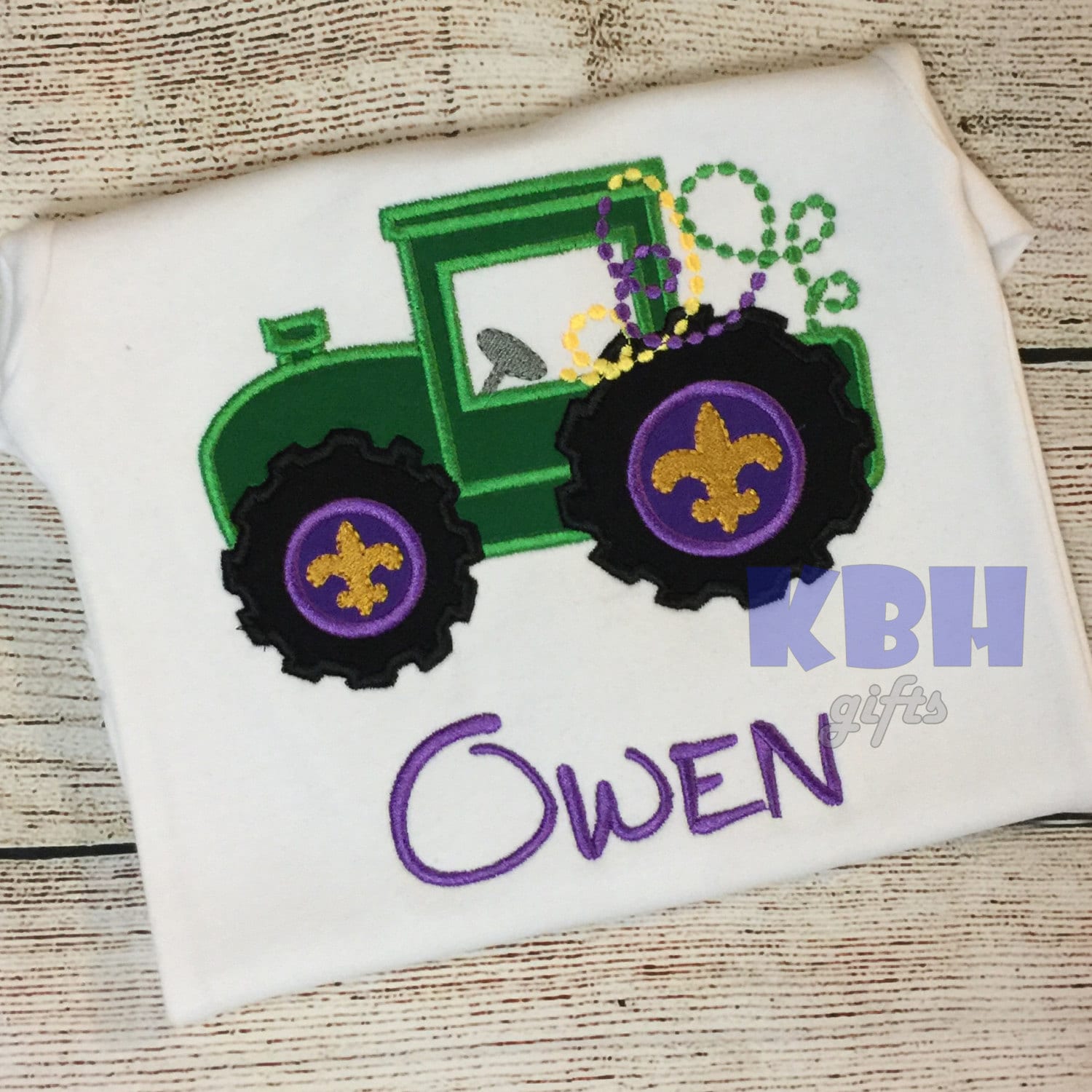 Besticktes Mardi Gras Hemd Traktor von KBHgifts