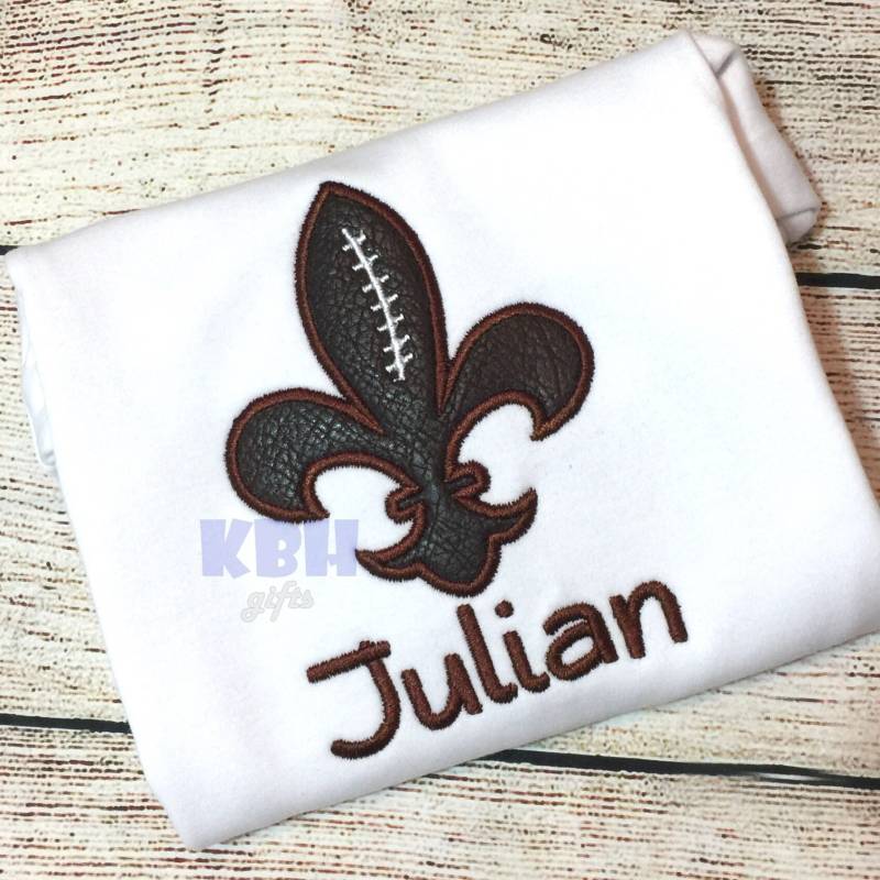 Besticktes Nola Football Fleur De Lis Shirt Oder Bodysuit von KBHgifts