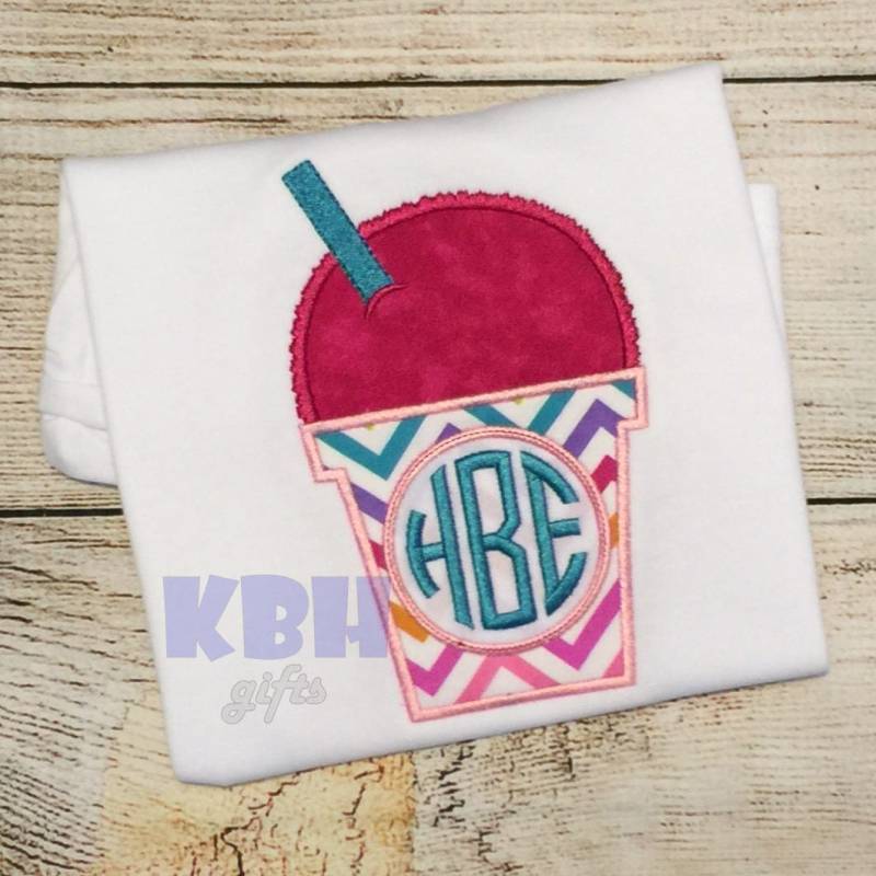 Besticktes Schneeball Shirt von KBHgifts