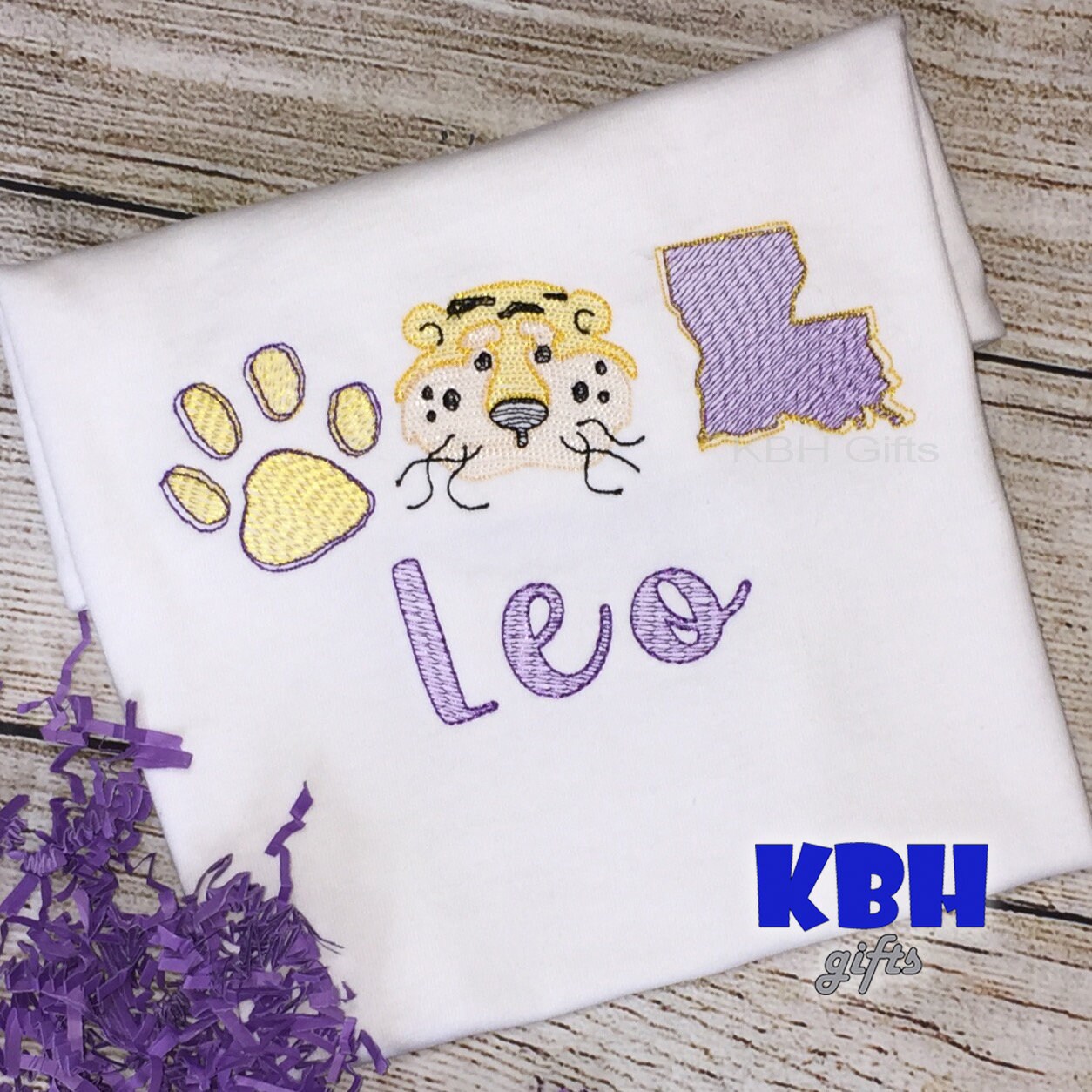 Besticktes Tigershirt Oder Bodysuit, Bib Burp Cloth von KBHgifts