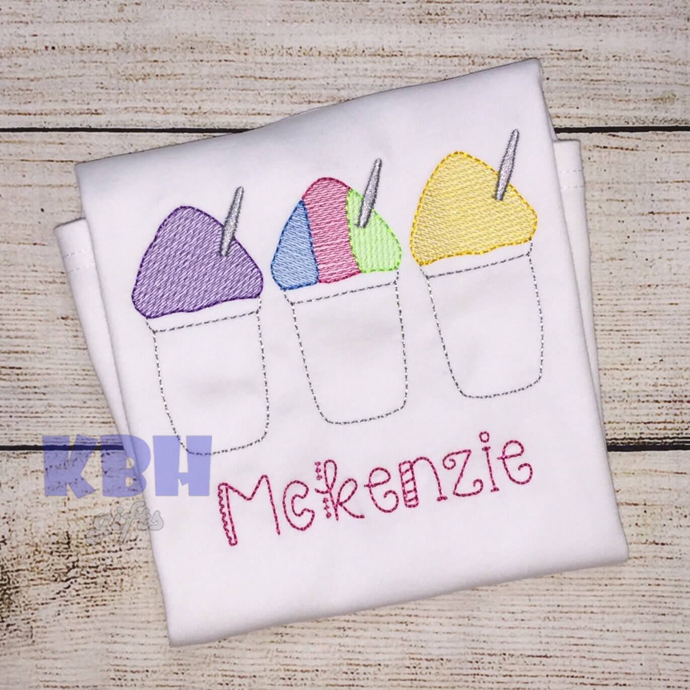 Gestickte Vintage Schneeball Shirt von KBHgifts