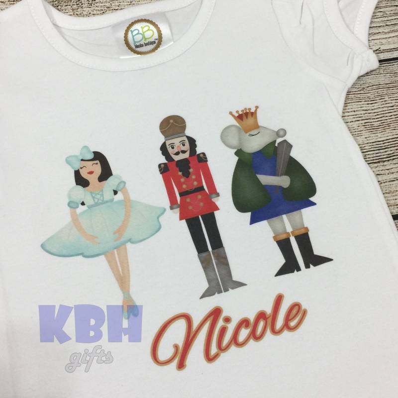 Personalisierte Weihnachtsmädchen Nussknacker Shirt von KBHgifts