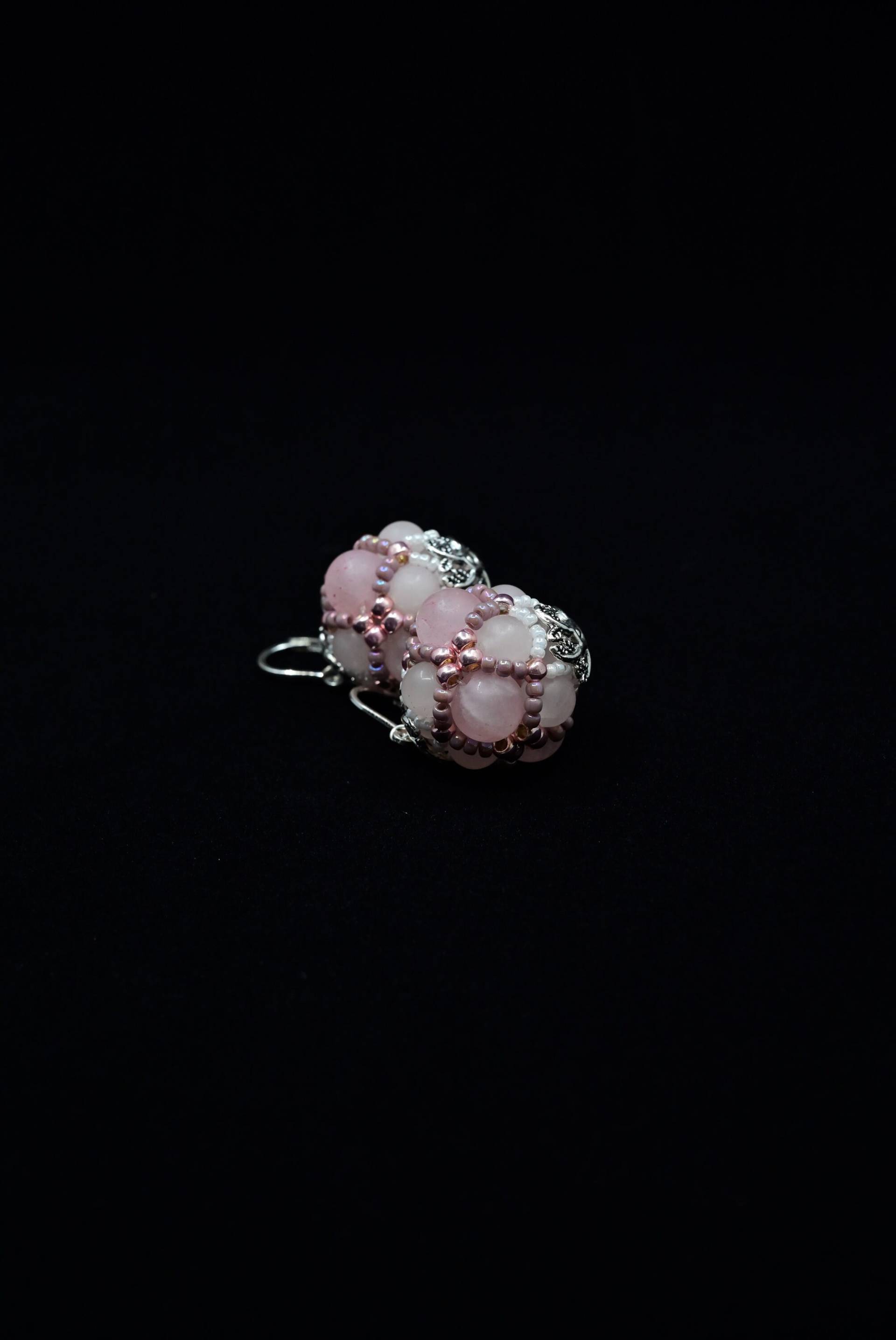 Handgemachte Rosenquarz Perlen Ohrringe Versilbert Boho Schmuck Handgemachte Rosenquarz Perlen Ohrringe Versilbert Boho Schmuck von KBeadedJewellery