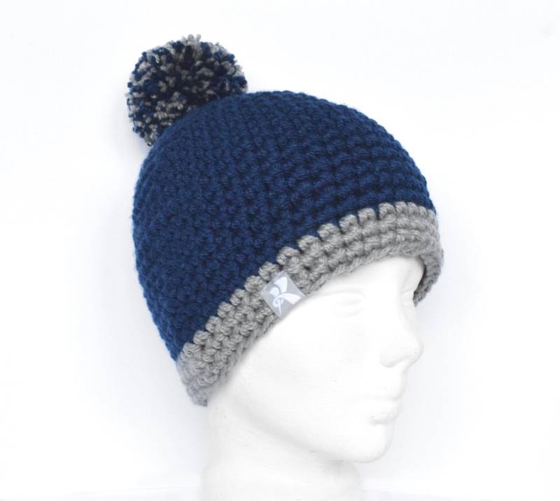 Pompom Bommel Mütze Navy & Grey Crochet Wintermütze Snowboard Ski Surf Skate von KBeanies