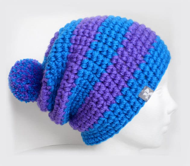 Slouchy Pompom Beanie - Lila & Leuchtend Blau Stripey Häkeln Bommel Wintermütze Snowboard Ski Surf Skate von KBeanies