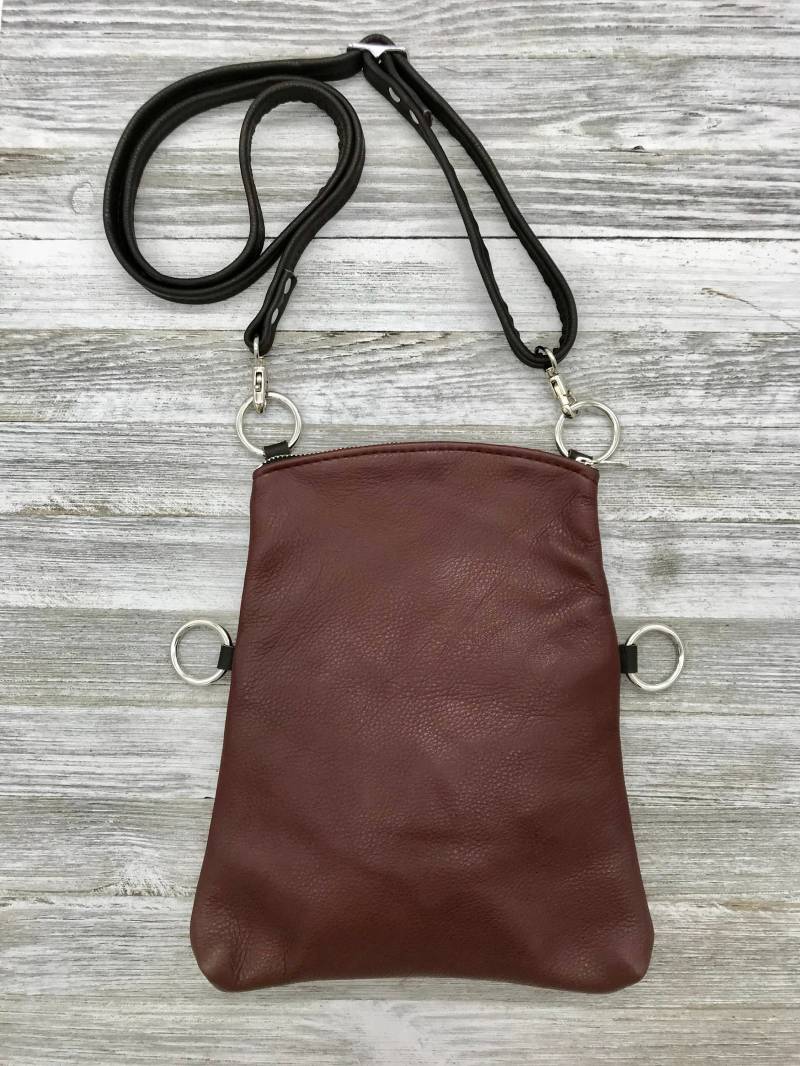 Umhängetasche Aus Leder Mit Verstellbarem Und Abnehmbarem Riemen, 26 cm X 22 | Saya Handgefertigt in Den Usa von KBellumLeatherDesign