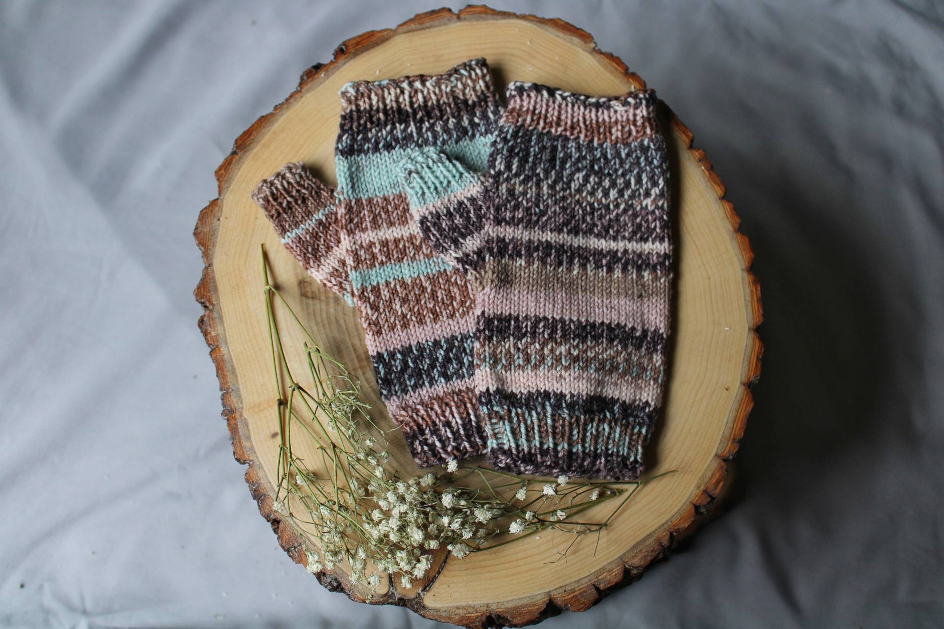 Handgestrickte Fingerlose Handschuhe, Größe S von KCNdesigns