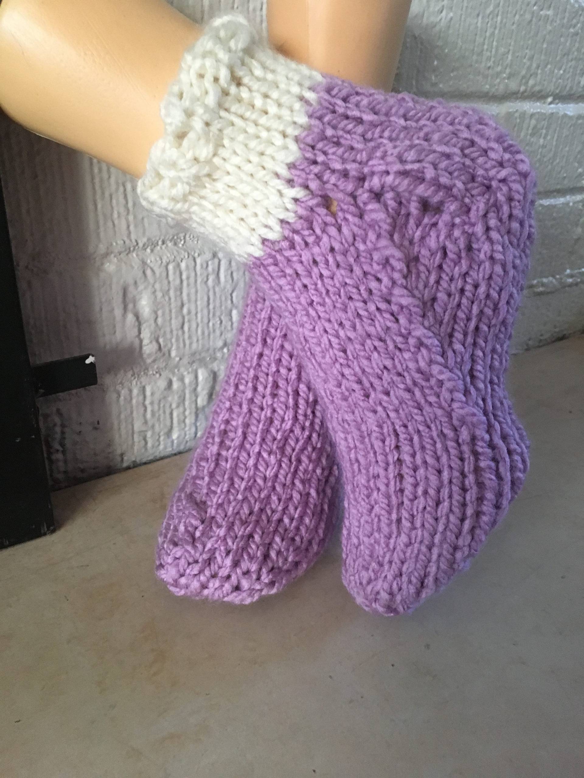 Slipper Socken, Von Hand Gestrickt, Größe M von KCNdesigns