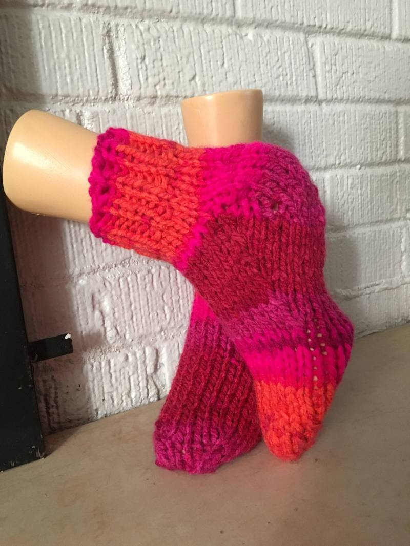 Slipper Socken, Von Hand Gestrickt, Größe M Slipper Socken, Von Hand Gestrickt, Größe M von KCNdesigns